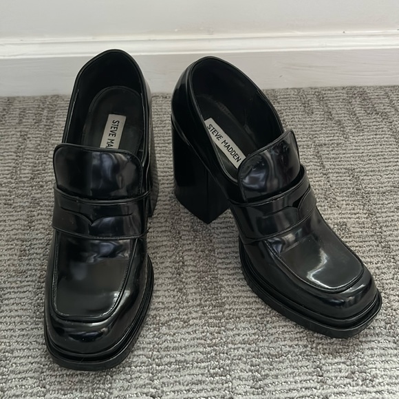 Steve Madden Shoes - Black Steve Madden heel loafers